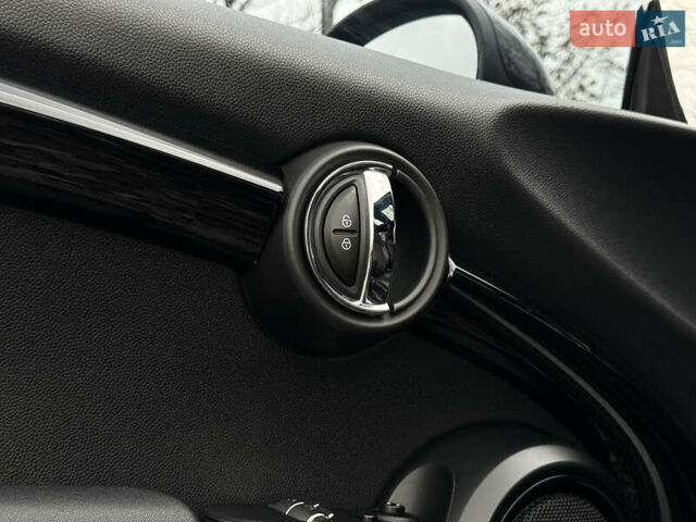 Черный Мини Купер, объемом двигателя 2 л и пробегом 155 тыс. км за 13490 $, фото 29 на Automoto.ua
