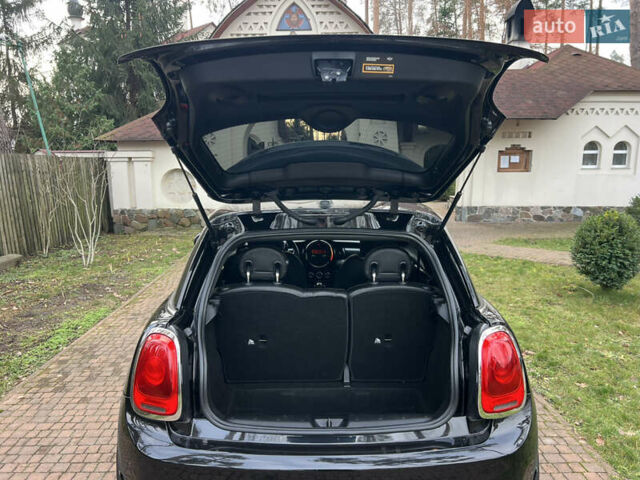 Чорний Міні Cooper, об'ємом двигуна 2 л та пробігом 177 тис. км за 11900 $, фото 34 на Automoto.ua