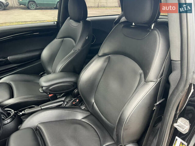 Чорний Міні Cooper, об'ємом двигуна 2 л та пробігом 177 тис. км за 11900 $, фото 51 на Automoto.ua