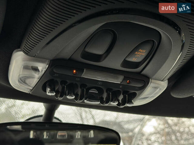 Черный Мини Купер, объемом двигателя 2 л и пробегом 155 тыс. км за 13490 $, фото 25 на Automoto.ua