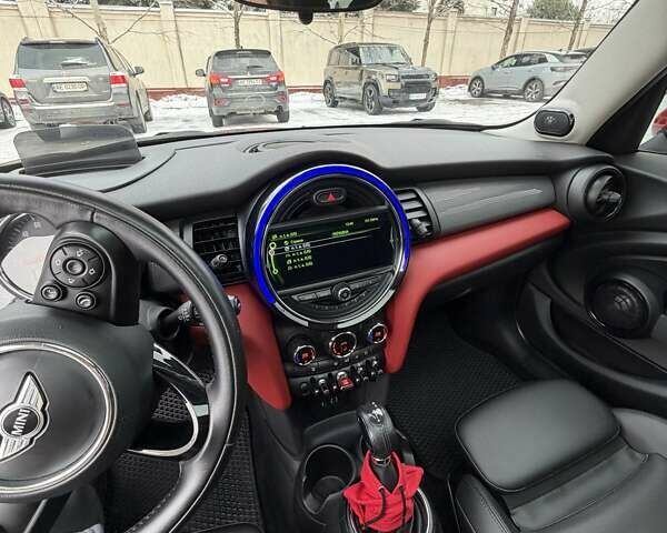 Чорний Міні Cooper, об'ємом двигуна 1.5 л та пробігом 61 тис. км за 13500 $, фото 15 на Automoto.ua