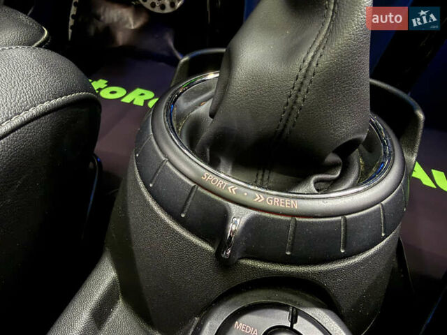 Черный Мини Купер, объемом двигателя 2 л и пробегом 53 тыс. км за 16999 $, фото 18 на Automoto.ua