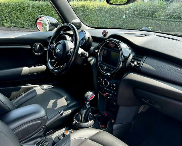 Черный Мини Купер, объемом двигателя 1.5 л и пробегом 140 тыс. км за 14200 $, фото 12 на Automoto.ua