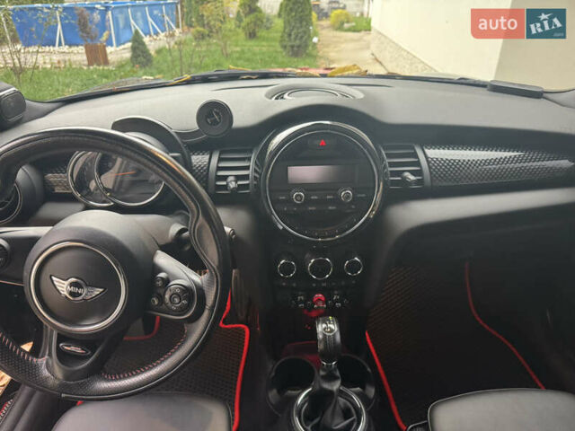 Мини Купер 2016 в Киеве на Automoto.ua Черный Мини Купер, объемом двигателя 2 л и пробегом 142 тыс. км за 14500 $, фото 12 на Automoto.ua