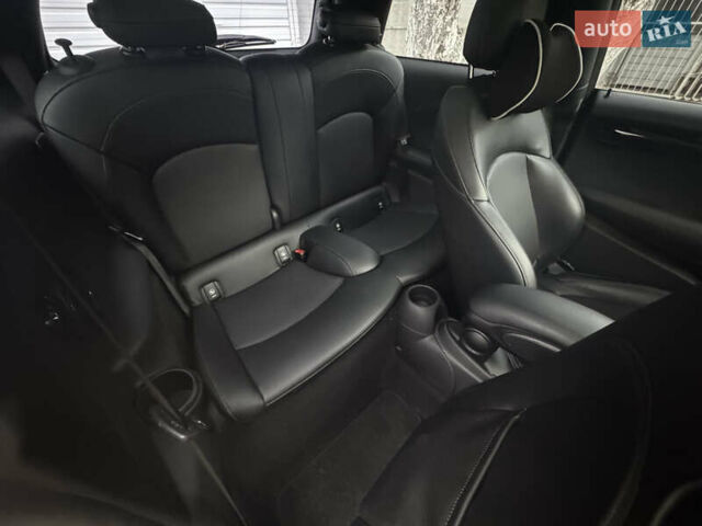 Мини Купер 2016 в Киеве на Automoto.ua Черный Мини Купер, объемом двигателя 2 л и пробегом 142 тыс. км за 14500 $, фото 8 на Automoto.ua