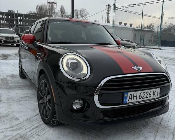 Чорний Міні Cooper, об'ємом двигуна 1.5 л та пробігом 61 тис. км за 13500 $, фото 10 на Automoto.ua