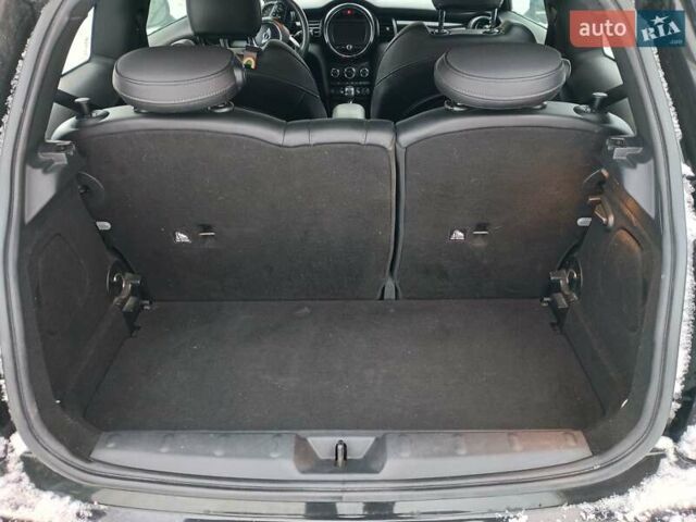 Черный Мини Купер, объемом двигателя 2 л и пробегом 128 тыс. км за 15700 $, фото 7 на Automoto.ua