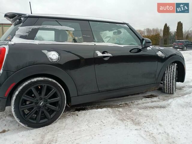 Черный Мини Купер, объемом двигателя 2 л и пробегом 128 тыс. км за 15700 $, фото 3 на Automoto.ua