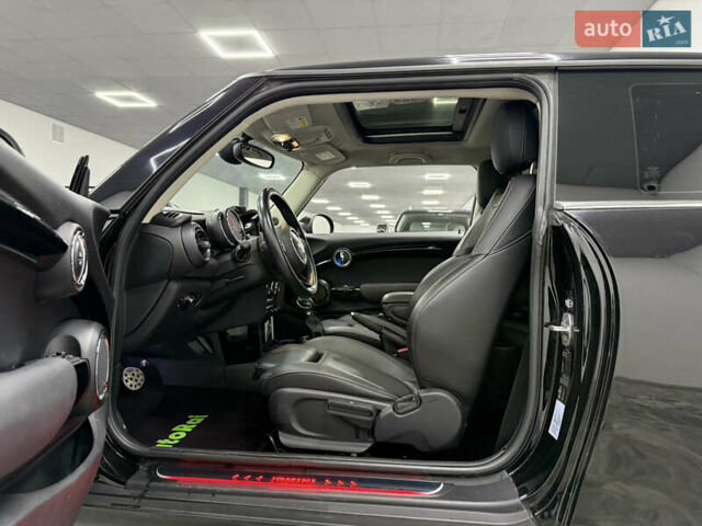 Черный Мини Купер, объемом двигателя 0 л и пробегом 53 тыс. км за 16999 $, фото 24 на Automoto.ua