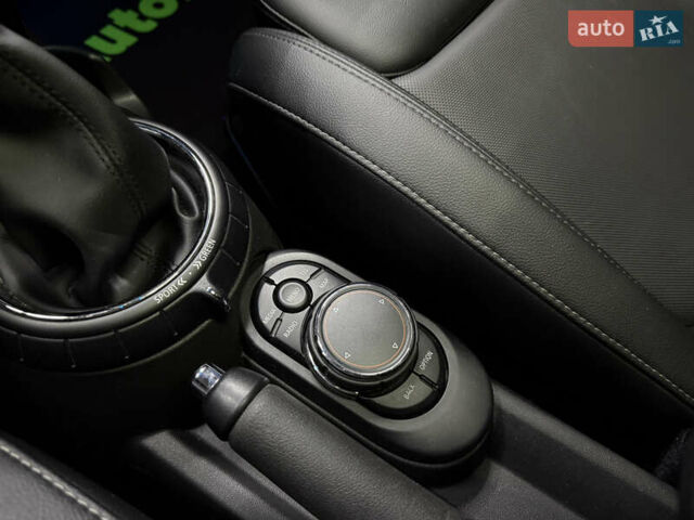 Черный Мини Купер, объемом двигателя 2 л и пробегом 53 тыс. км за 16999 $, фото 19 на Automoto.ua