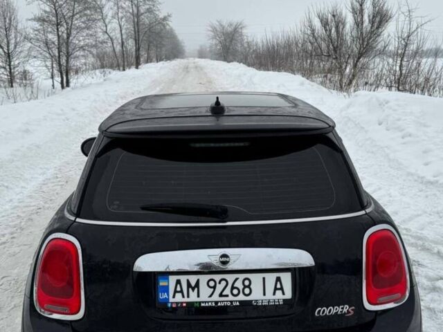 Чорний Міні Cooper, об'ємом двигуна 2 л та пробігом 86 тис. км за 15200 $, фото 3 на Automoto.ua
