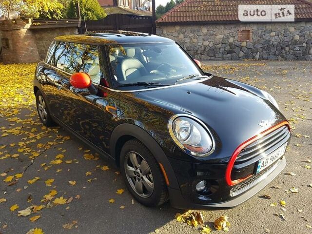 Чорний Міні Cooper, об'ємом двигуна 1.5 л та пробігом 60 тис. км за 12100 $, фото 3 на Automoto.ua