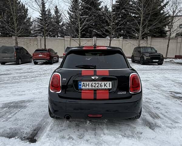 Чорний Міні Cooper, об'ємом двигуна 1.5 л та пробігом 61 тис. км за 13500 $, фото 2 на Automoto.ua