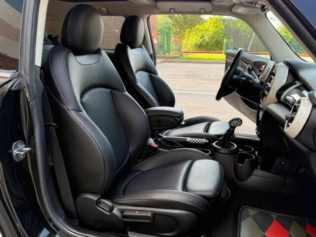 Чорний Міні Cooper, об'ємом двигуна 2 л та пробігом 110 тис. км за 3294 $, фото 12 на Automoto.ua