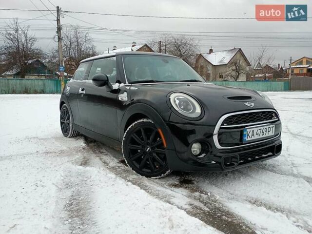 Черный Мини Купер, объемом двигателя 2 л и пробегом 128 тыс. км за 15700 $, фото 1 на Automoto.ua