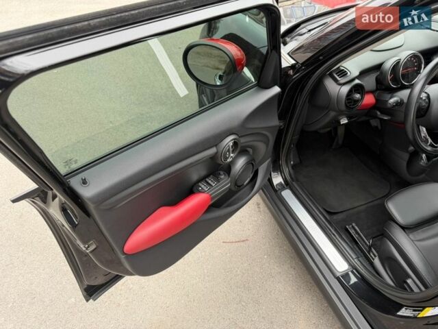 Чорний Міні Cooper, об'ємом двигуна 1.5 л та пробігом 62 тис. км за 13500 $, фото 10 на Automoto.ua