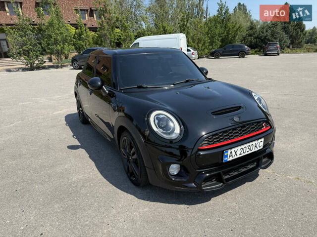 Черный Мини Купер, объемом двигателя 2 л и пробегом 135 тыс. км за 17500 $, фото 7 на Automoto.ua