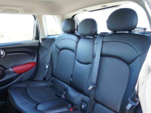 Чорний Міні Cooper, об'ємом двигуна 1.5 л та пробігом 47 тис. км за 11700 $, фото 8 на Automoto.ua