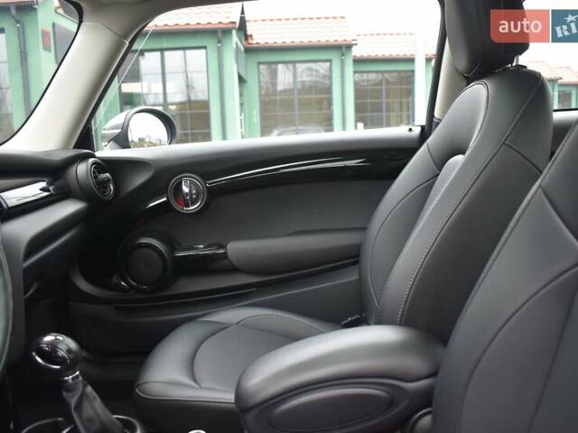 Чорний Міні Cooper, об'ємом двигуна 1.5 л та пробігом 85 тис. км за 13700 $, фото 8 на Automoto.ua