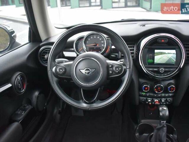 Чорний Міні Cooper, об'ємом двигуна 1.5 л та пробігом 85 тис. км за 13700 $, фото 3 на Automoto.ua