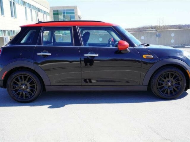 Чорний Міні Cooper, об'ємом двигуна 1.5 л та пробігом 47 тис. км за 11700 $, фото 2 на Automoto.ua