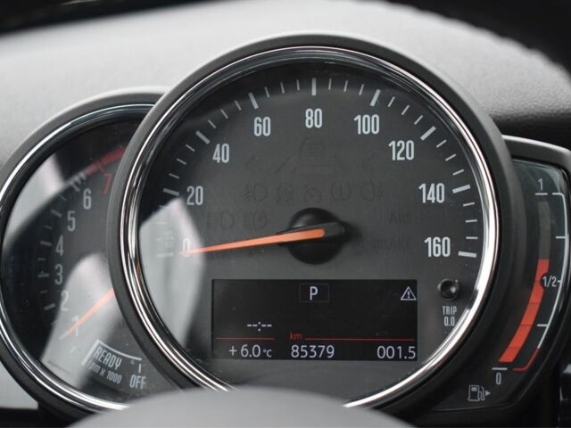 Чорний Міні Cooper, об'ємом двигуна 1.5 л та пробігом 85 тис. км за 13700 $, фото 4 на Automoto.ua