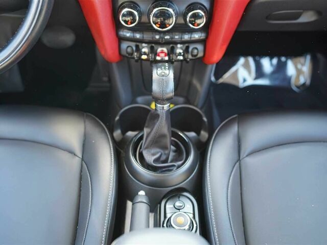 Чорний Міні Cooper, об'ємом двигуна 1.5 л та пробігом 34 тис. км за 4300 $, фото 9 на Automoto.ua