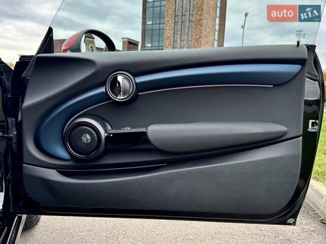 Черный Мини Купер, объемом двигателя 2 л и пробегом 65 тыс. км за 32000 $, фото 32 на Automoto.ua