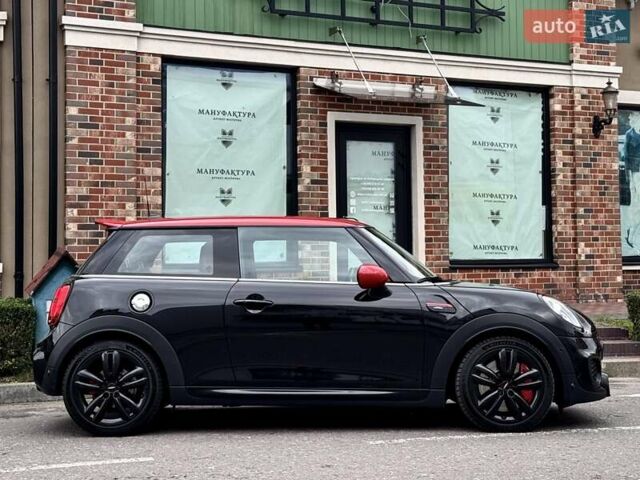 Черный Мини Купер, объемом двигателя 2 л и пробегом 65 тыс. км за 32000 $, фото 7 на Automoto.ua