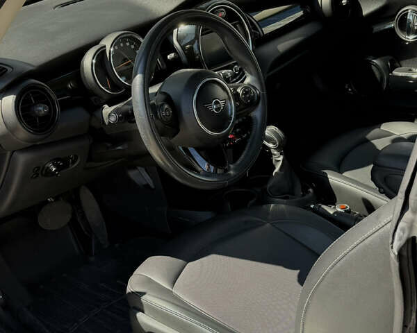 Черный Мини Купер, объемом двигателя 1.5 л и пробегом 79 тыс. км за 14500 $, фото 14 на Automoto.ua