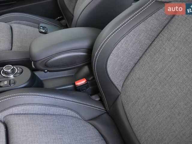 Чорний Міні Cooper, об'ємом двигуна 0 л та пробігом 11 тис. км за 21759 $, фото 7 на Automoto.ua