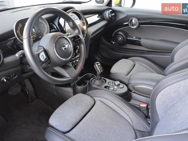 Чорний Міні Cooper, об'ємом двигуна 0 л та пробігом 11 тис. км за 21759 $, фото 4 на Automoto.ua
