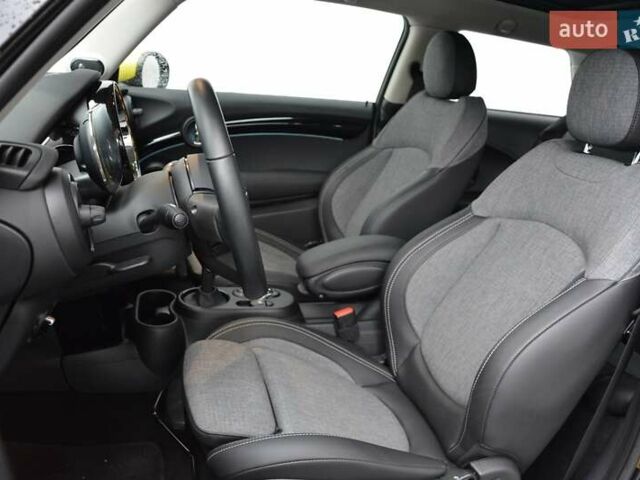 Черный Мини Купер, объемом двигателя 0 л и пробегом 11 тыс. км за 19843 $, фото 4 на Automoto.ua