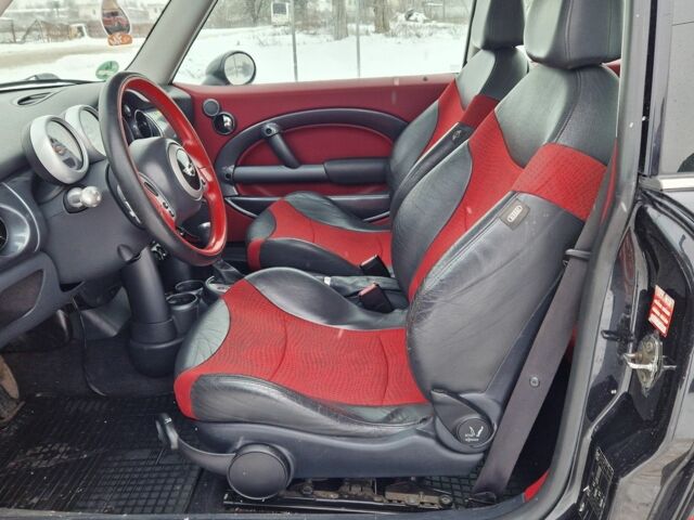 Чорний Міні Cooper, об'ємом двигуна 1.6 л та пробігом 230 тис. км за 5450 $, фото 6 на Automoto.ua