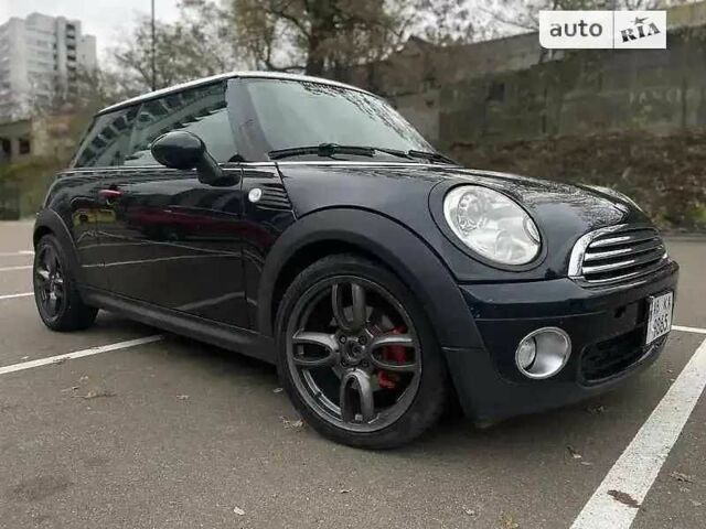 Чорний Міні Cooper, об'ємом двигуна 1.6 л та пробігом 199 тис. км за 4890 $, фото 1 на Automoto.ua