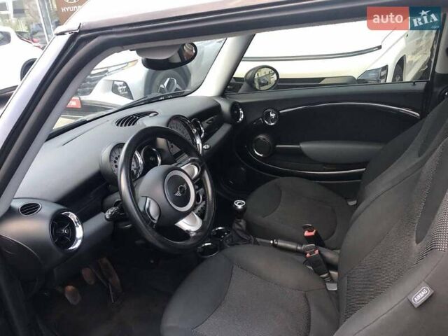 Міні Cooper 2009 у Полтаві на Automoto.ua Коричневий Міні Cooper, об'ємом двигуна 1.4 л та пробігом 176 тис. км за 5900 $, фото 6 на Automoto.ua