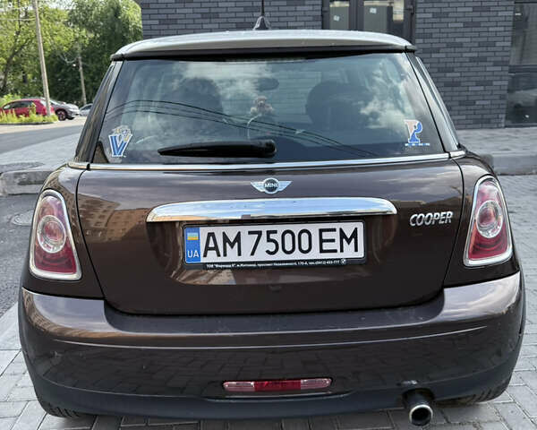 Коричневий Міні Cooper, об'ємом двигуна 1.6 л та пробігом 304 тис. км за 7400 $, фото 6 на Automoto.ua