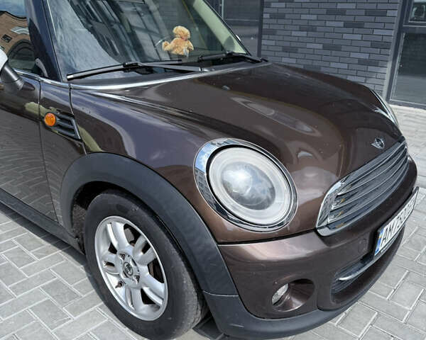 Коричневий Міні Cooper, об'ємом двигуна 1.6 л та пробігом 304 тис. км за 7400 $, фото 5 на Automoto.ua