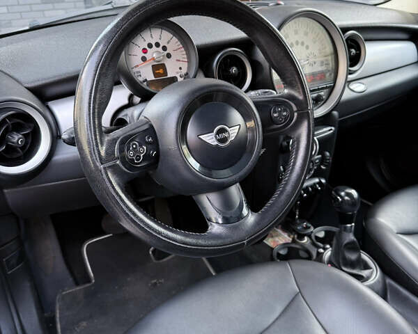 Коричневий Міні Cooper, об'ємом двигуна 1.6 л та пробігом 304 тис. км за 7400 $, фото 7 на Automoto.ua