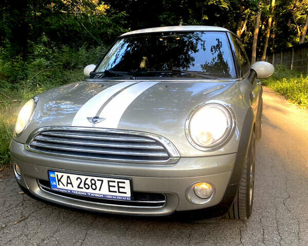 Коричневий Міні Cooper, об'ємом двигуна 1.6 л та пробігом 175 тис. км за 8800 $, фото 1 на Automoto.ua