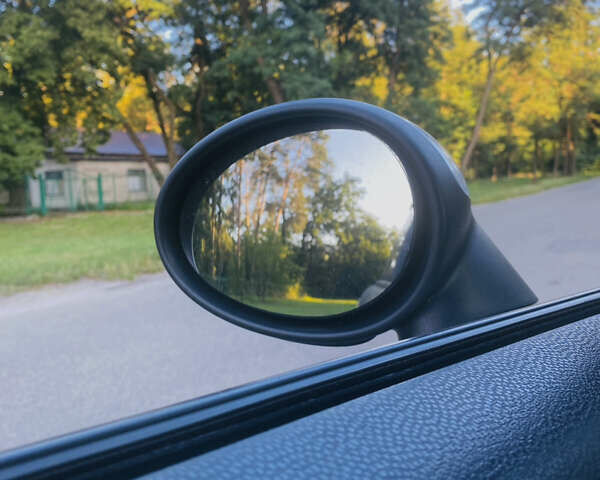 Коричневий Міні Cooper, об'ємом двигуна 1.6 л та пробігом 175 тис. км за 8800 $, фото 14 на Automoto.ua