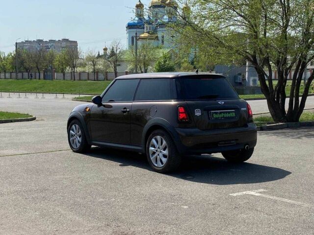 Коричневий Міні Cooper, об'ємом двигуна 0.16 л та пробігом 132 тис. км за 12450 $, фото 4 на Automoto.ua