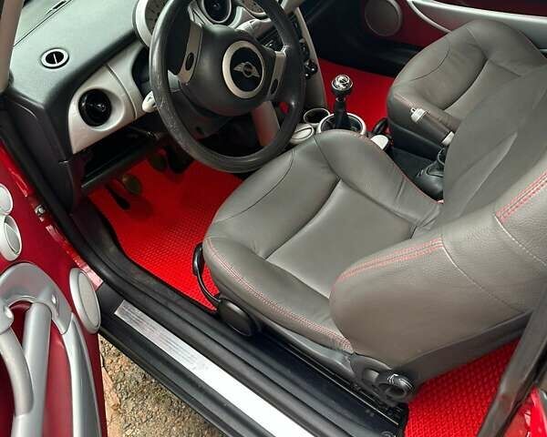 Красный Мини Купер, объемом двигателя 1.6 л и пробегом 250 тыс. км за 4300 $, фото 6 на Automoto.ua
