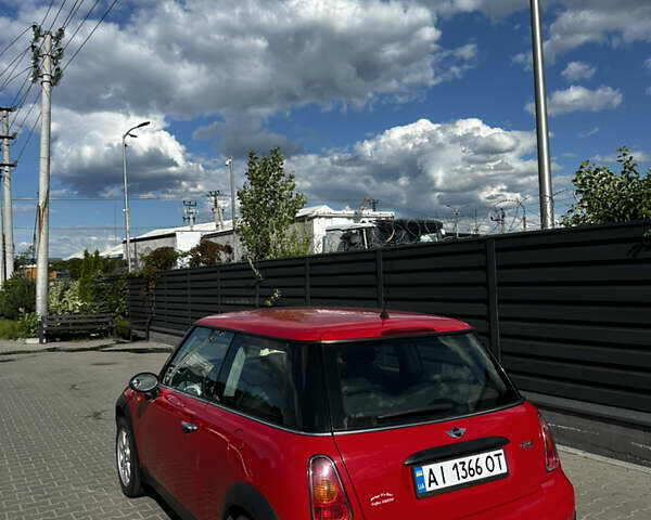 Красный Мини Купер, объемом двигателя 1.6 л и пробегом 234 тыс. км за 4100 $, фото 4 на Automoto.ua