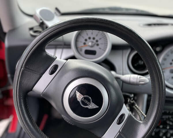 Червоний Міні Cooper, об'ємом двигуна 1.6 л та пробігом 110 тис. км за 4899 $, фото 14 на Automoto.ua