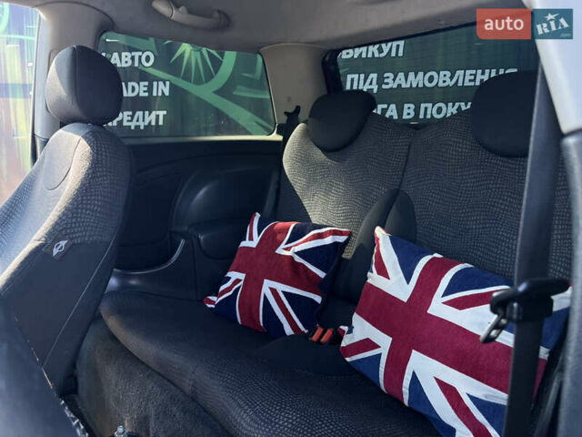 Красный Мини Купер, объемом двигателя 1.6 л и пробегом 226 тыс. км за 4500 $, фото 11 на Automoto.ua