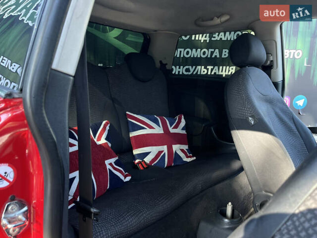 Красный Мини Купер, объемом двигателя 1.6 л и пробегом 226 тыс. км за 4500 $, фото 17 на Automoto.ua