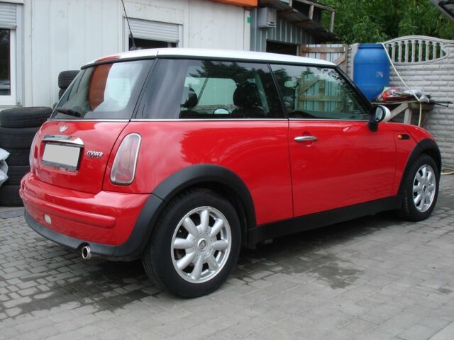 Червоний Міні Cooper, об'ємом двигуна 1.6 л та пробігом 143 тис. км за 8200 $, фото 2 на Automoto.ua