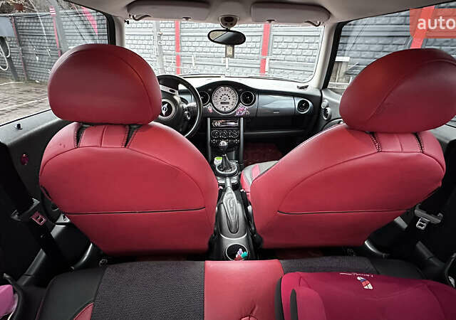 Красный Мини Купер, объемом двигателя 1.6 л и пробегом 136 тыс. км за 4999 $, фото 8 на Automoto.ua