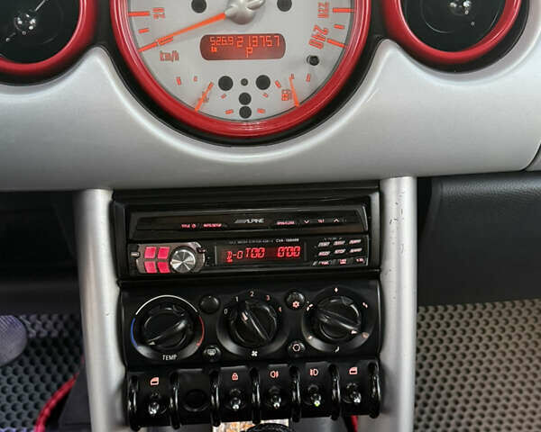 Червоний Міні Cooper, об'ємом двигуна 1.6 л та пробігом 214 тис. км за 5400 $, фото 31 на Automoto.ua